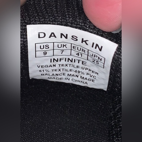 DANSKIN Women’s Infinite Black Ultra Light Knit Sneakers, Slip on Shoes Size 9 - Picture 3 of 15